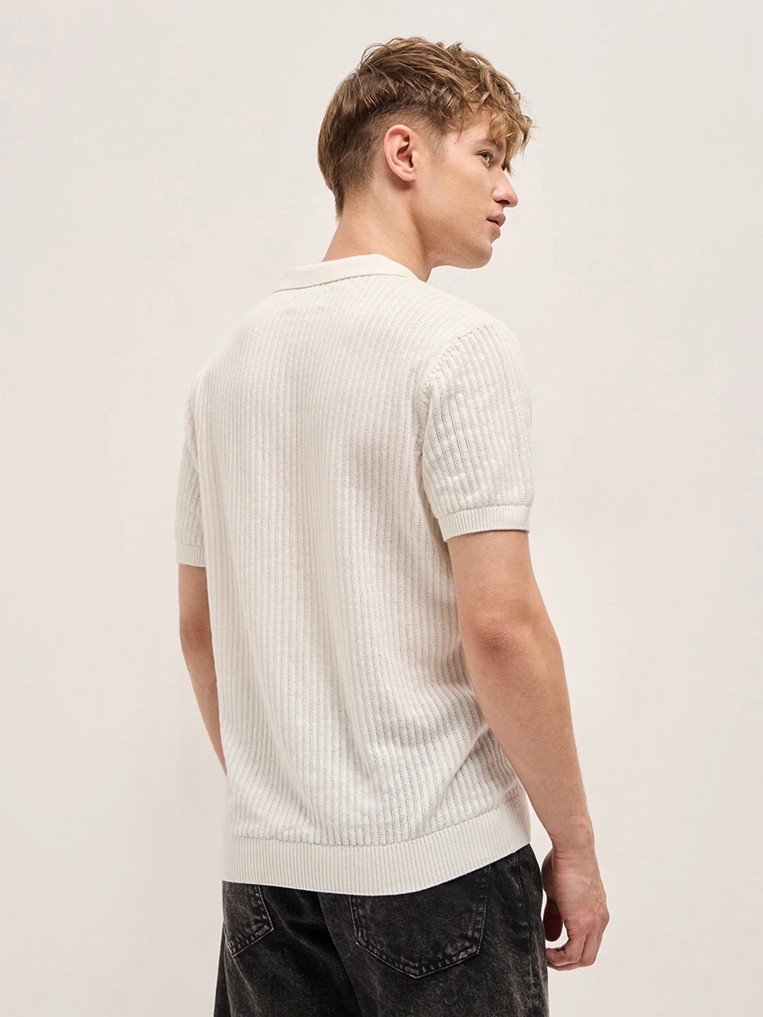 Men White Ribbed Texture Design Slim Fit Polo - Image 2