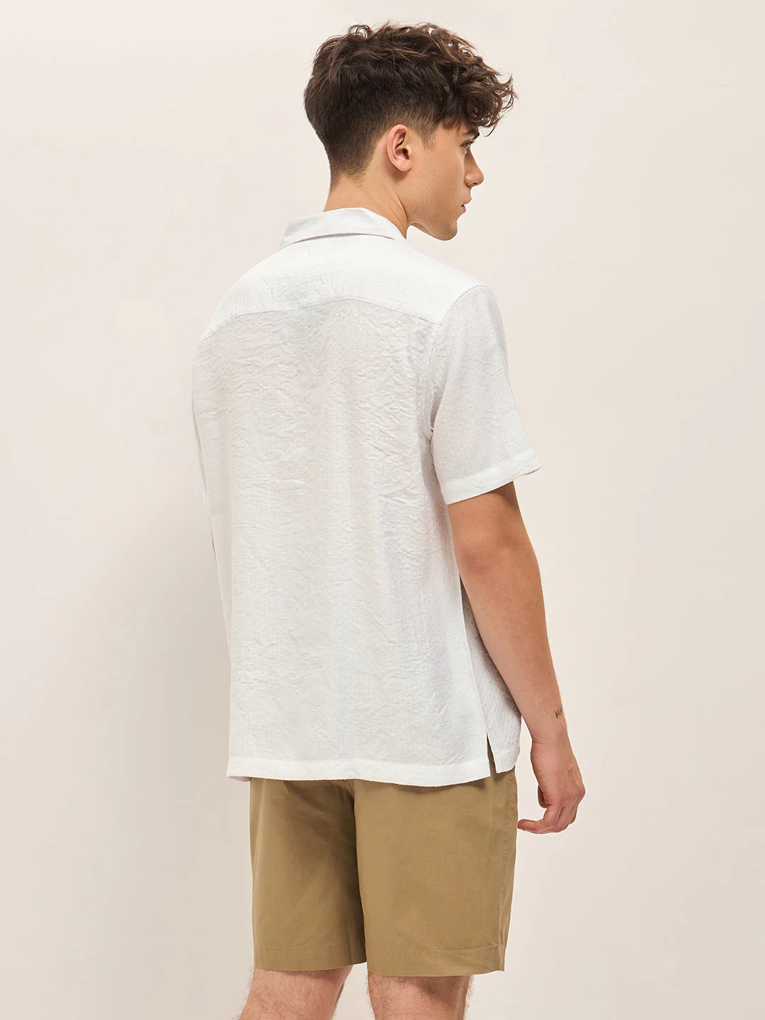 Men White Self Design Regular Fit Casual Shirt - Image 2