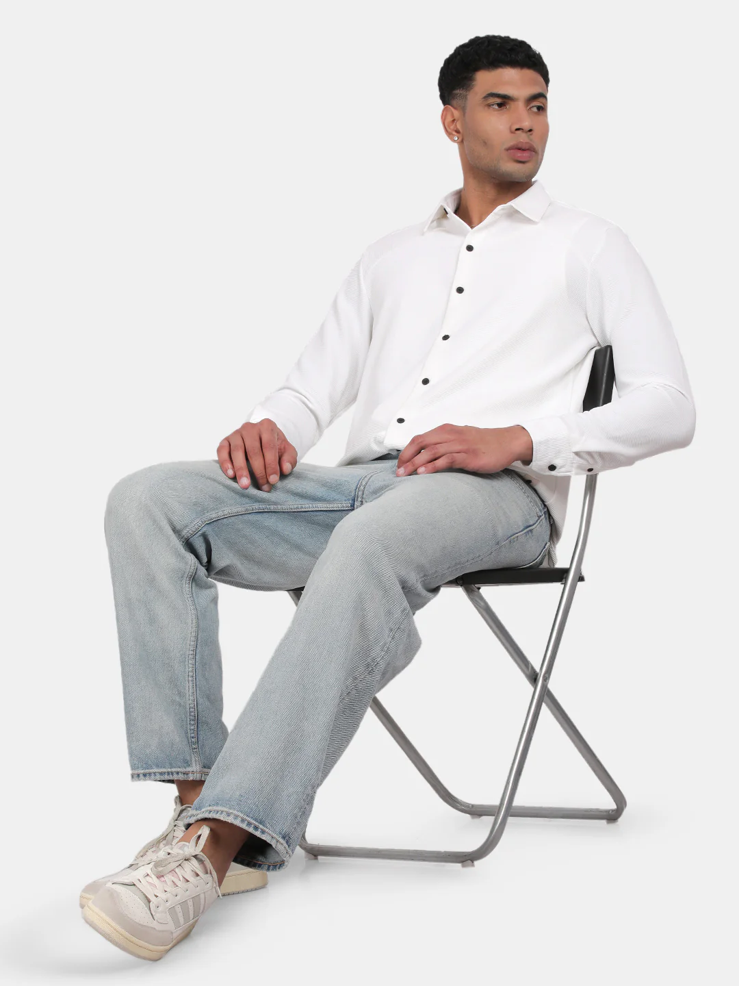 Men White Slim Fit Spread Collar Full Sleeve Casual Shirt - Image 3