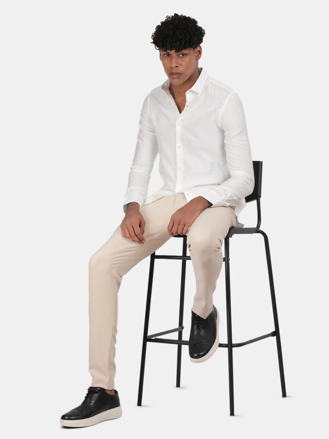 Men white Slim Fit Spread Collar Full Sleeve Casual Shirt - Image 3