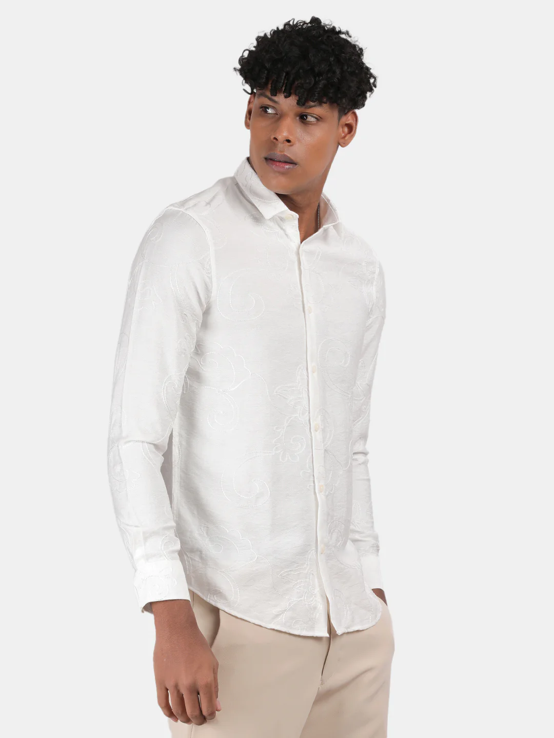 Men white Slim Fit Spread Collar Full Sleeve Casual Shirt - Image 5