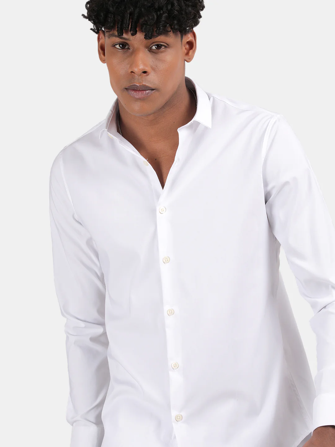 Men White Slim Fit Spread Collar Full Sleeve Casual Shirt
