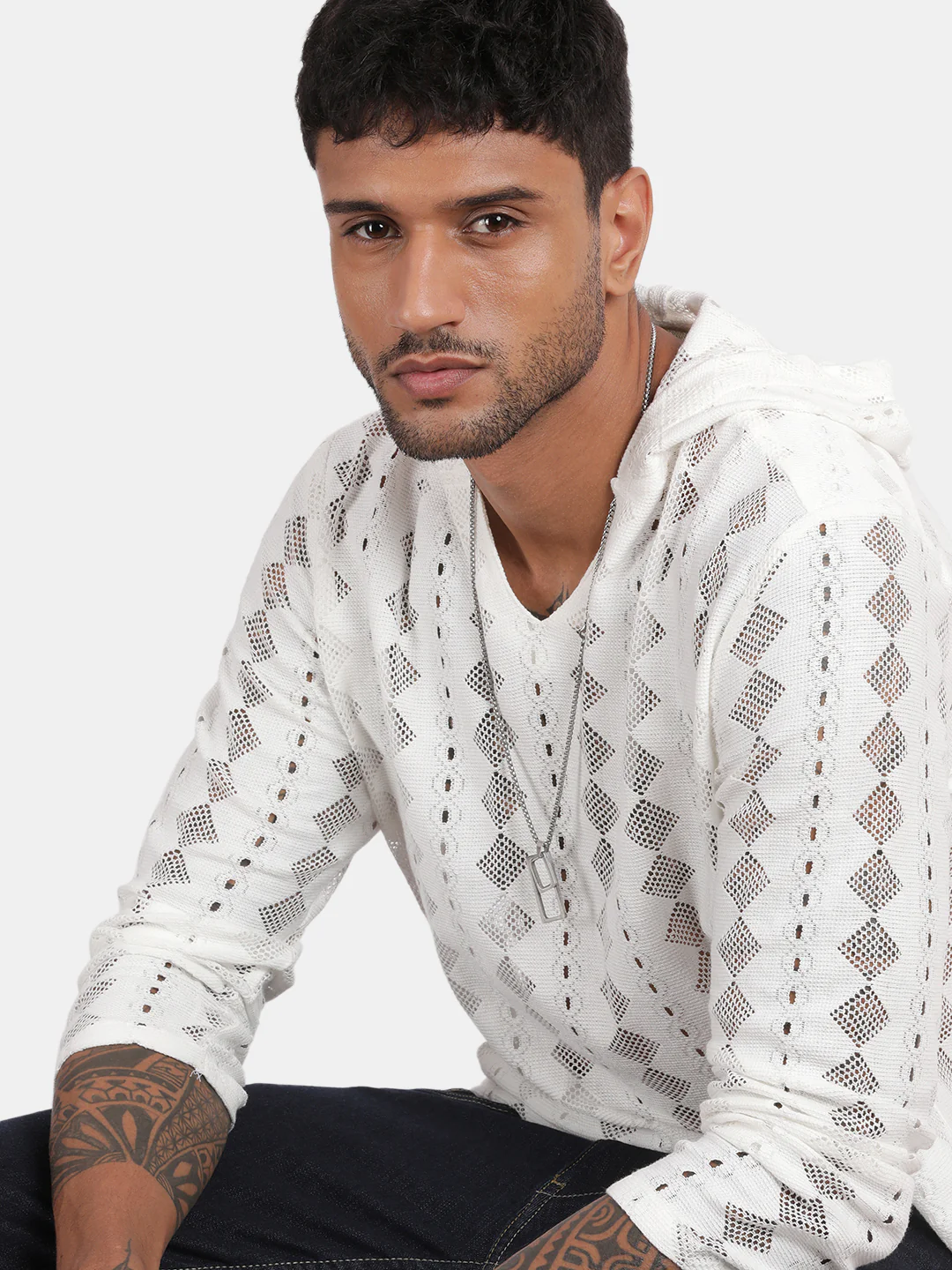Men White Regular Fit Spread Collar Full Sleeve Hoodie - Image 4