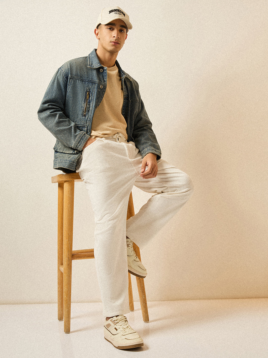 Men White Solid Baggy Fit Corduroy Cotton Pant - Image 4