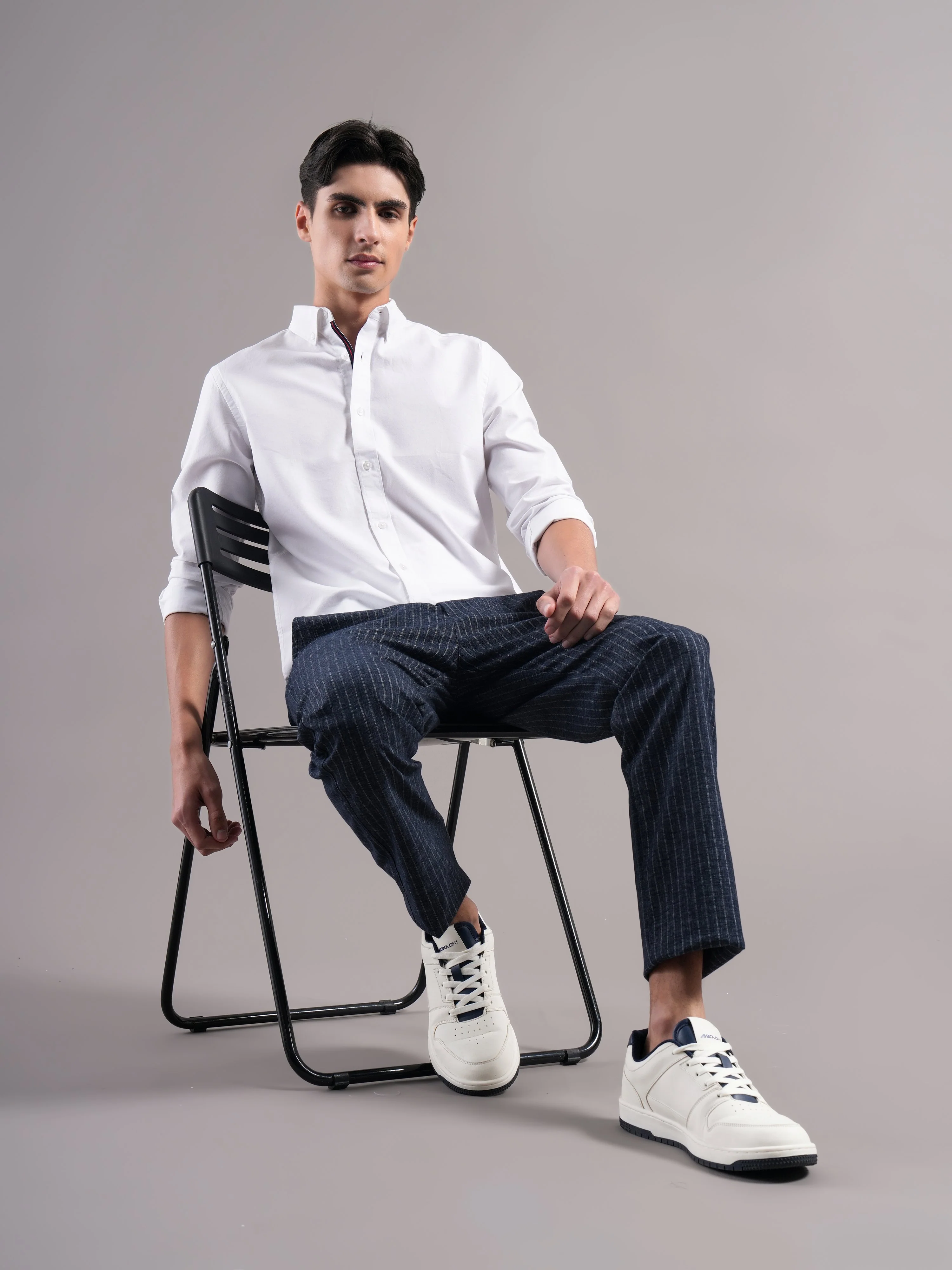 Men White Solid Casual Shirt - Image 5