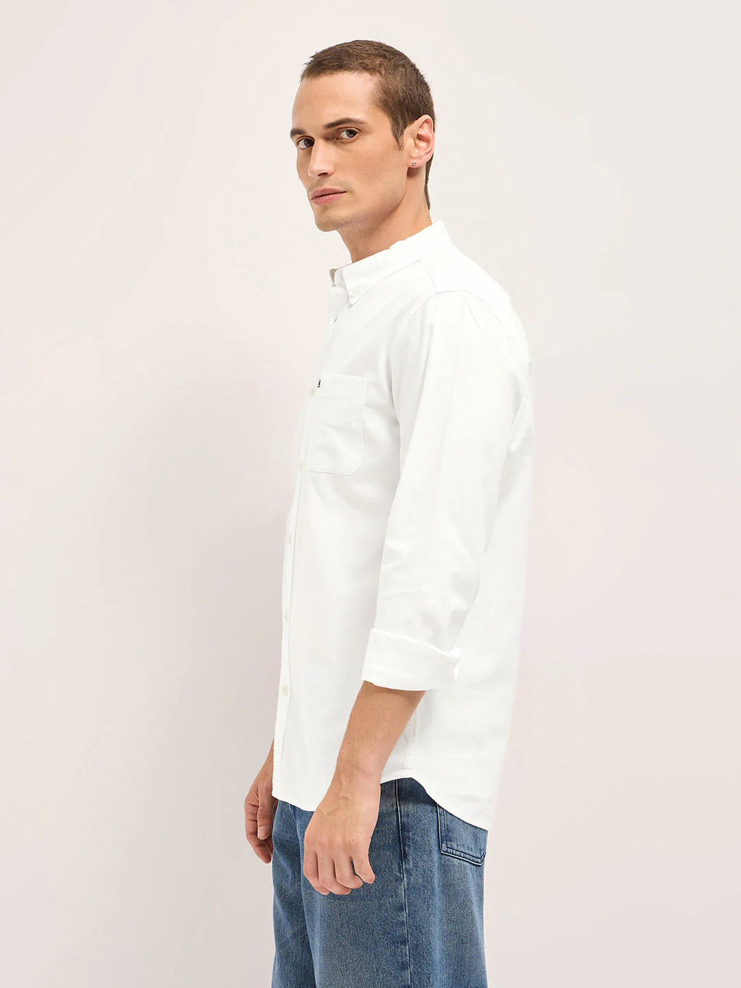 Men White Solid Cotton Blend Slim Fit Casual Shirt - Image 3