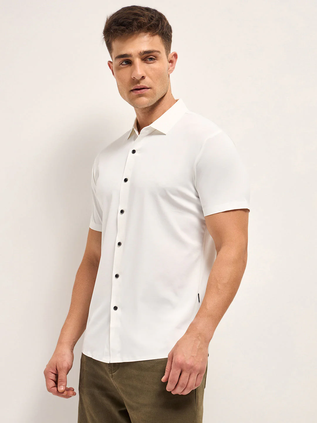 Men White Solid Nylon Blend Classic Spread Collar Shirt - Image 3