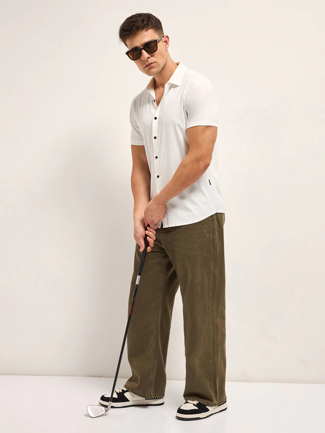 Men White Solid Nylon Blend Classic Spread Collar Shirt - Image 4