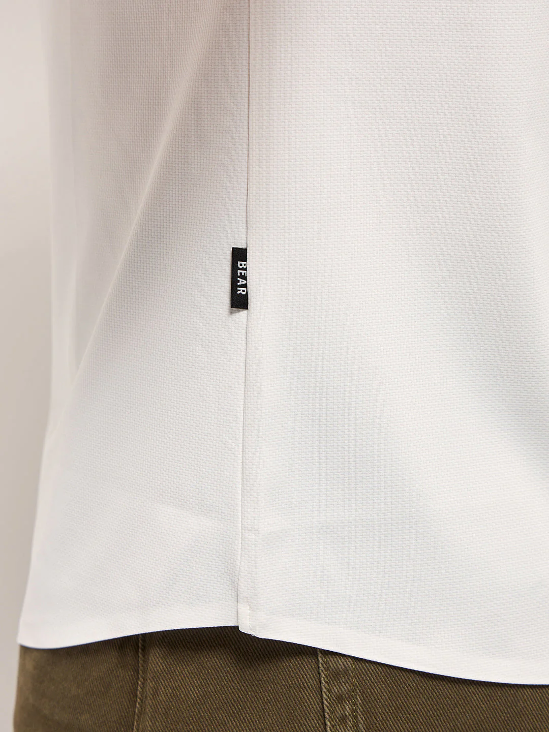 Men White Solid Nylon Blend Classic Spread Collar Shirt - Image 6