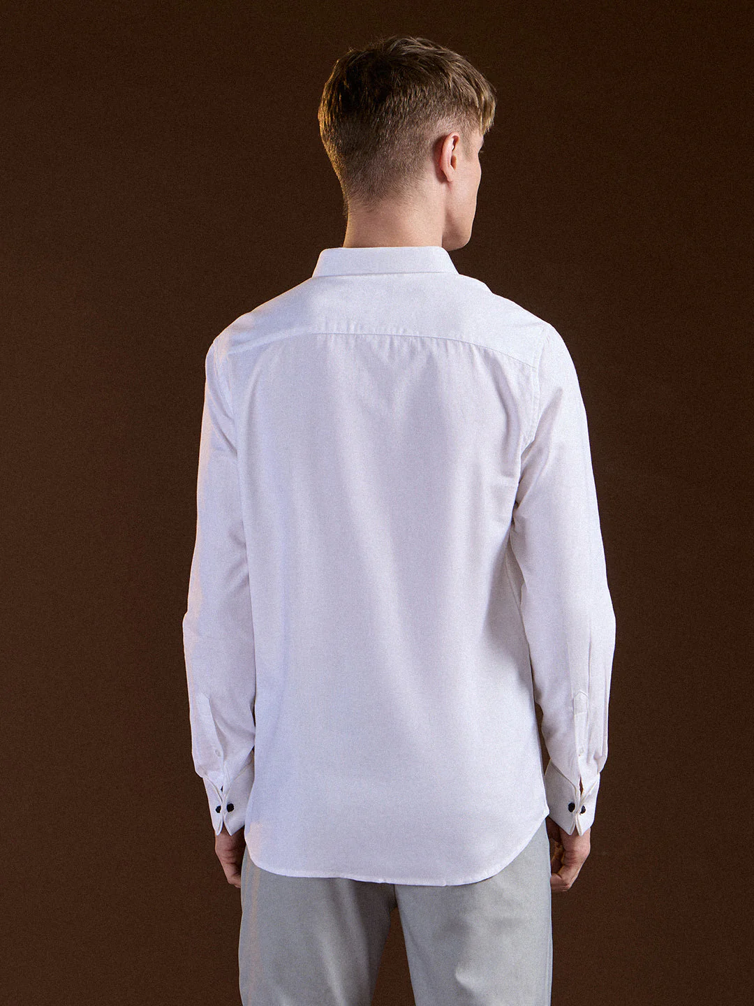 Men White Solid Pure Cotton Tailored Fit Formal Shirt - Image 2