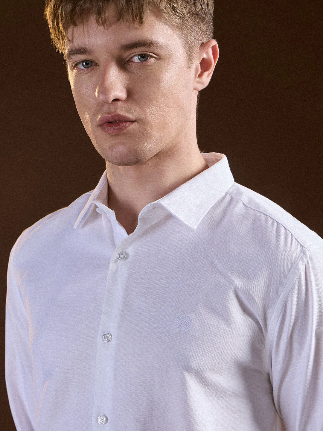 Men White Solid Pure Cotton Tailored Fit Formal Shirt - Image 5