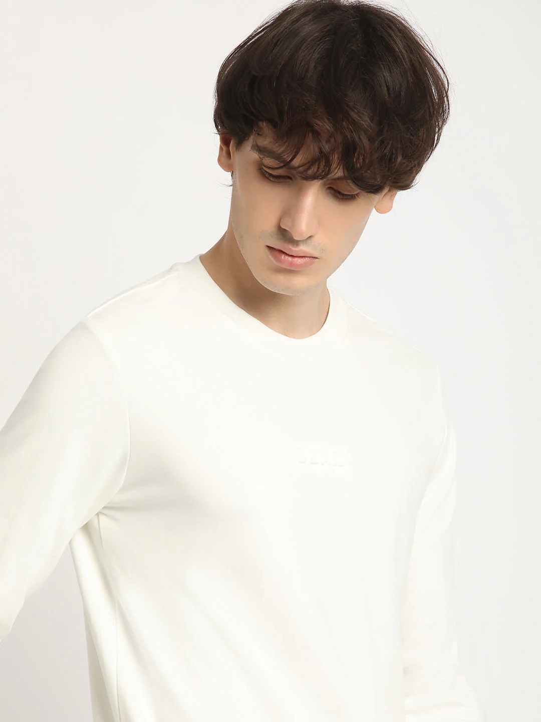 Men White Solid Regular Fit Round Neck T-Shirt