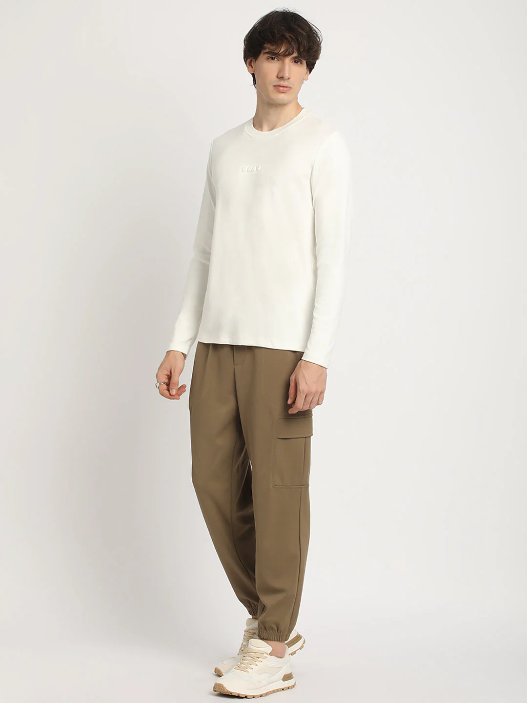 Men White Solid Regular Fit Round Neck T-Shirt - Image 5
