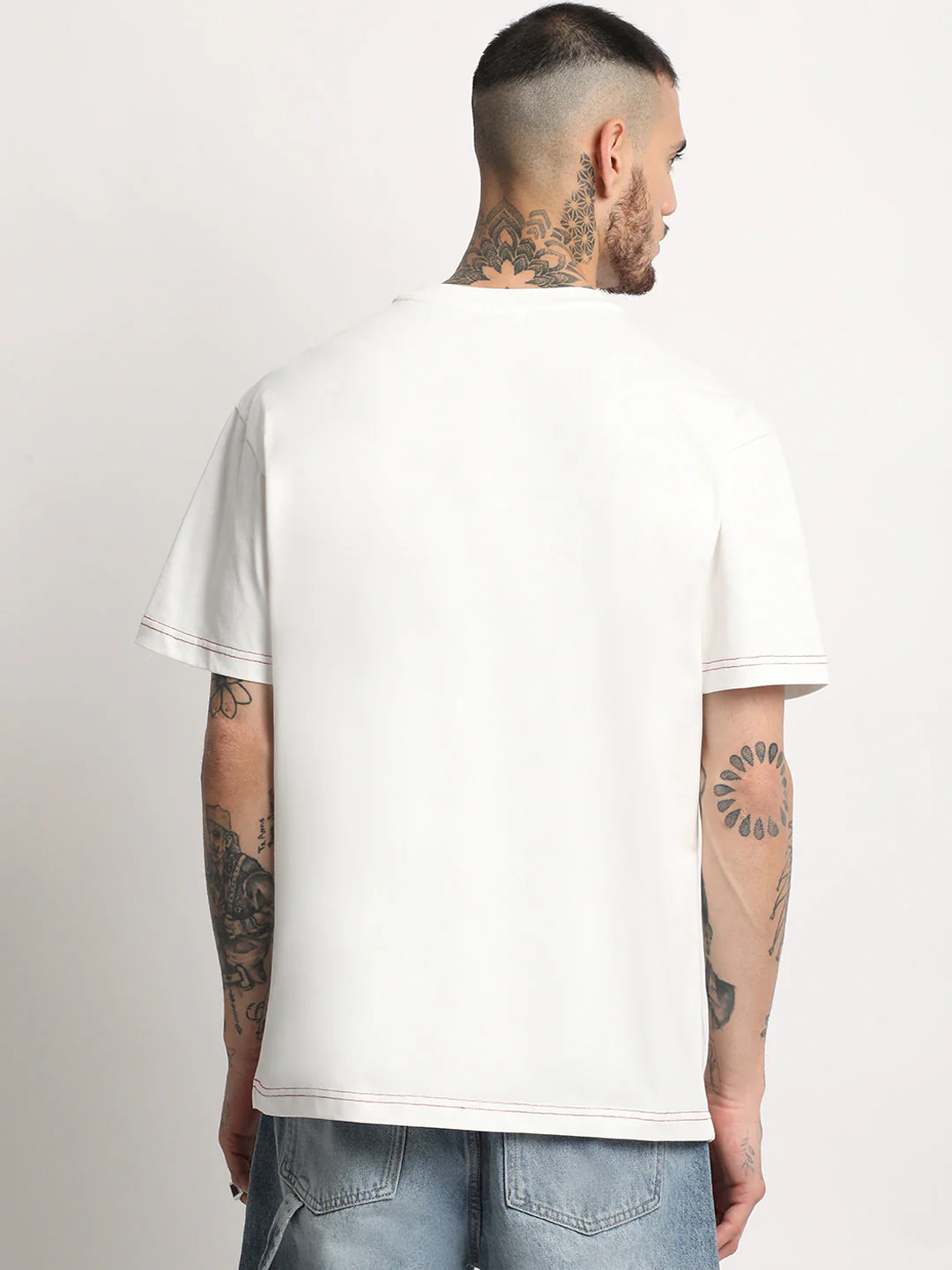 Men White Solid Round Neck T-shirt - Image 4