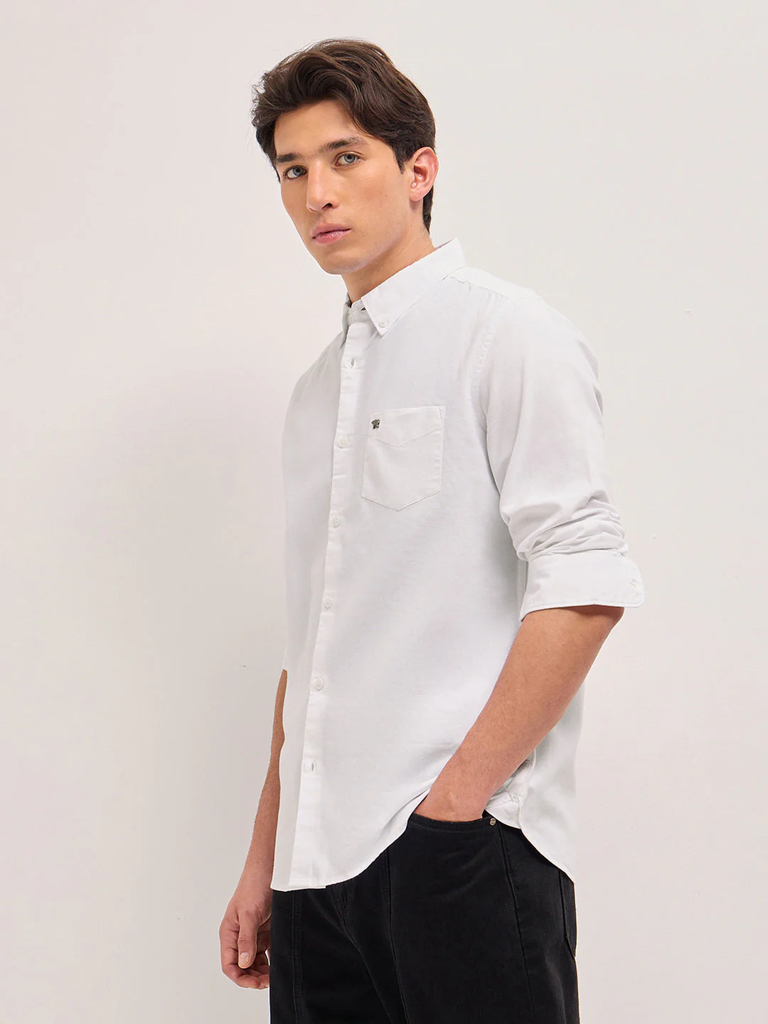 Men White Solid Slim Fit Casual Shirt - Image 3