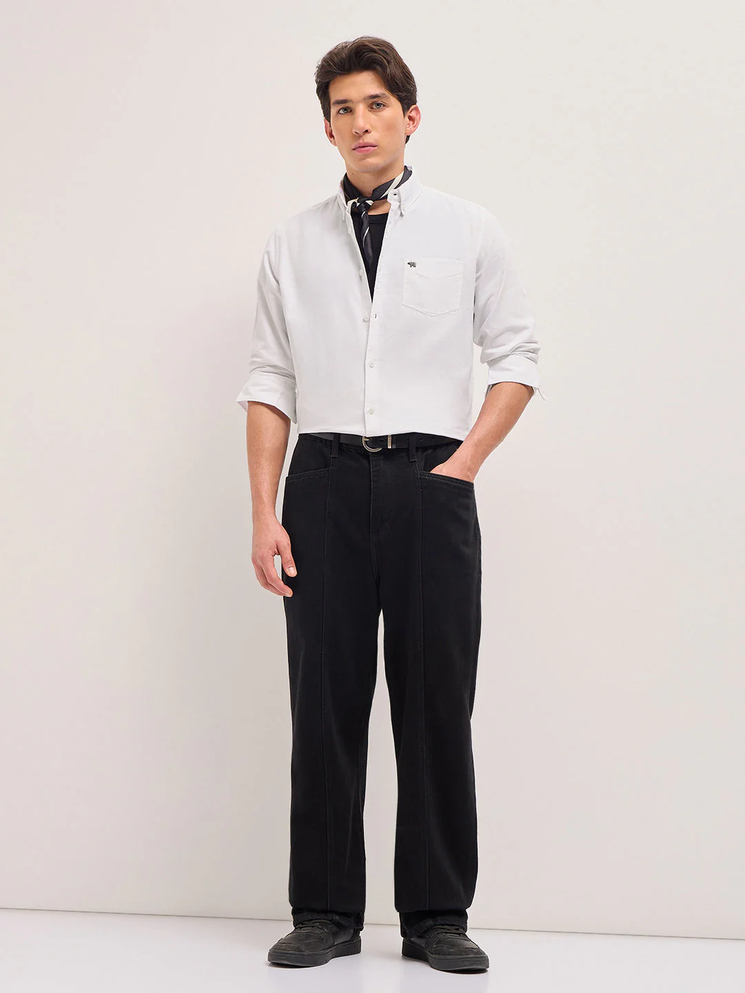 Men White Solid Slim Fit Casual Shirt - Image 4