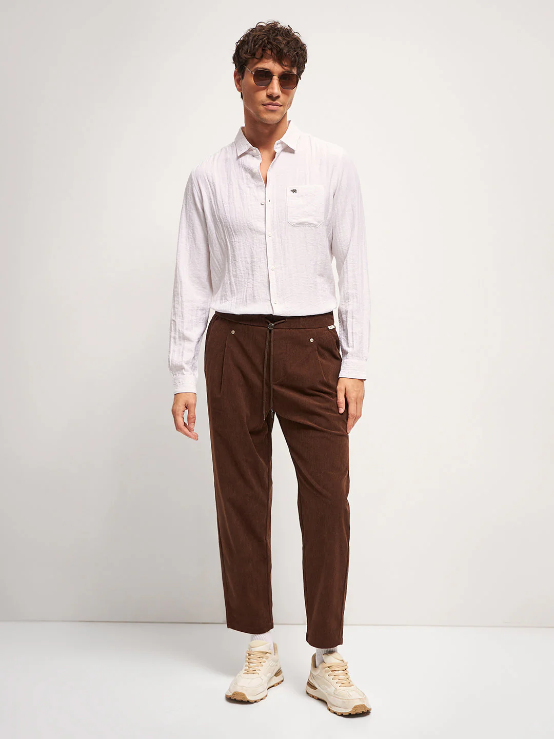 Men White Solid Slim Fit Casual Shirt - Image 4