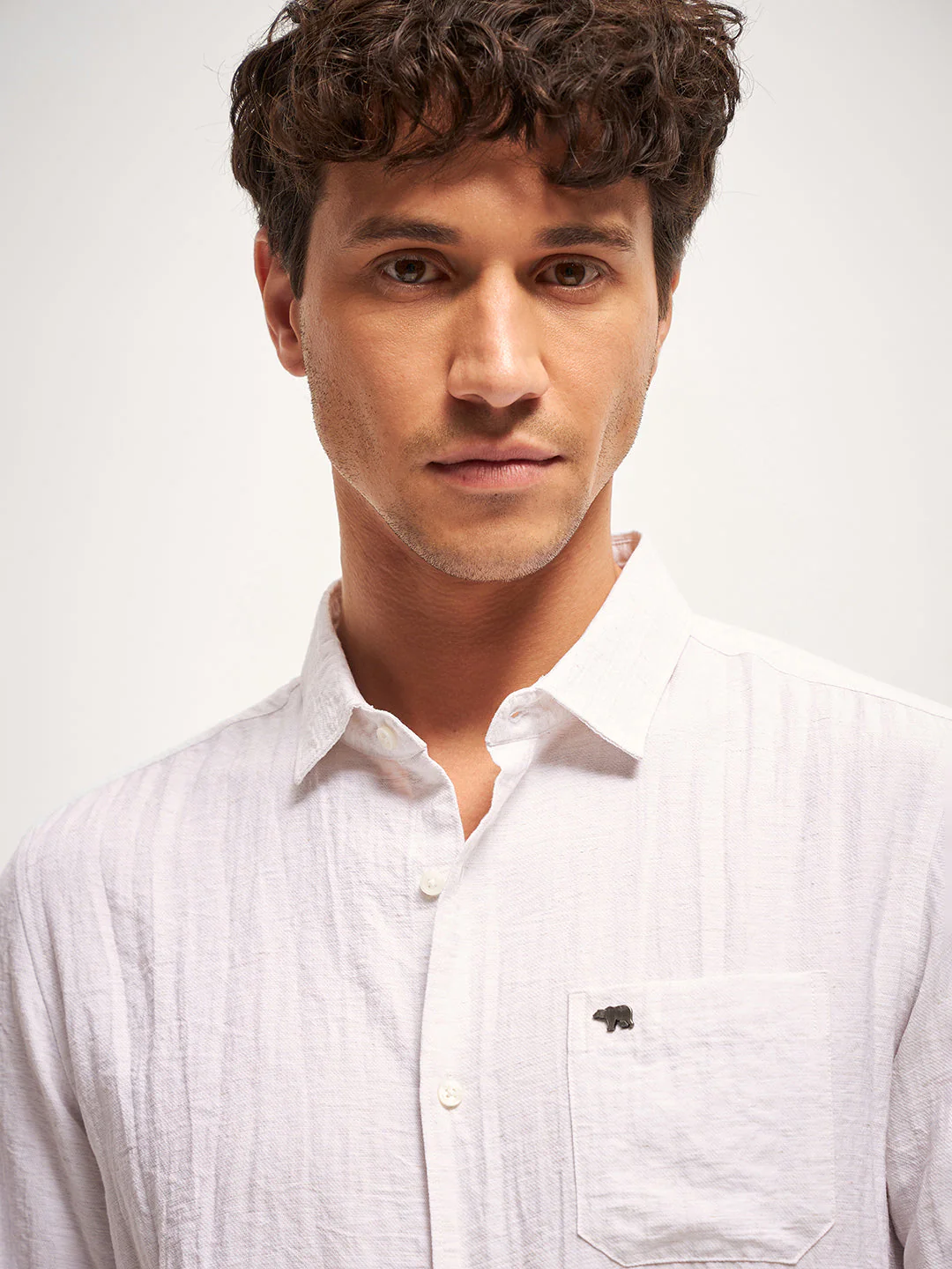 Men White Solid Slim Fit Casual Shirt - Image 5