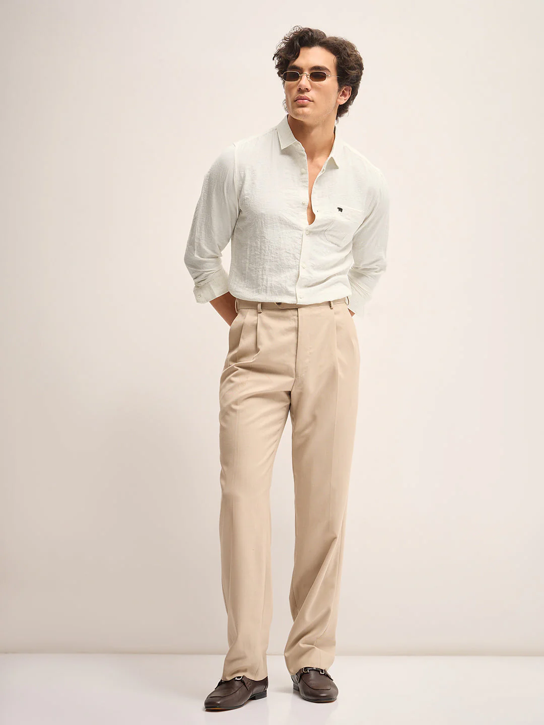 Men White Solid Slim Fit Casual Shirt - Image 4