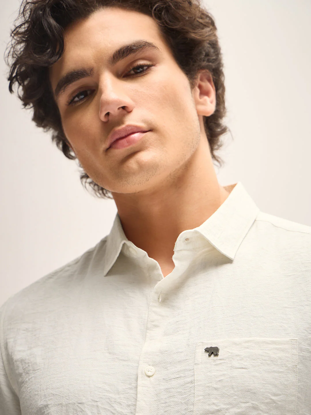 Men White Solid Slim Fit Casual Shirt - Image 5