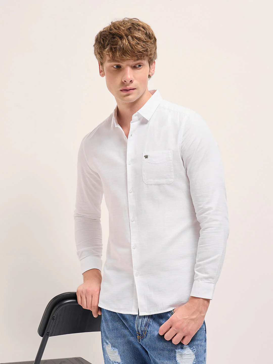Men White Solid Slim Fit Casual Shirt