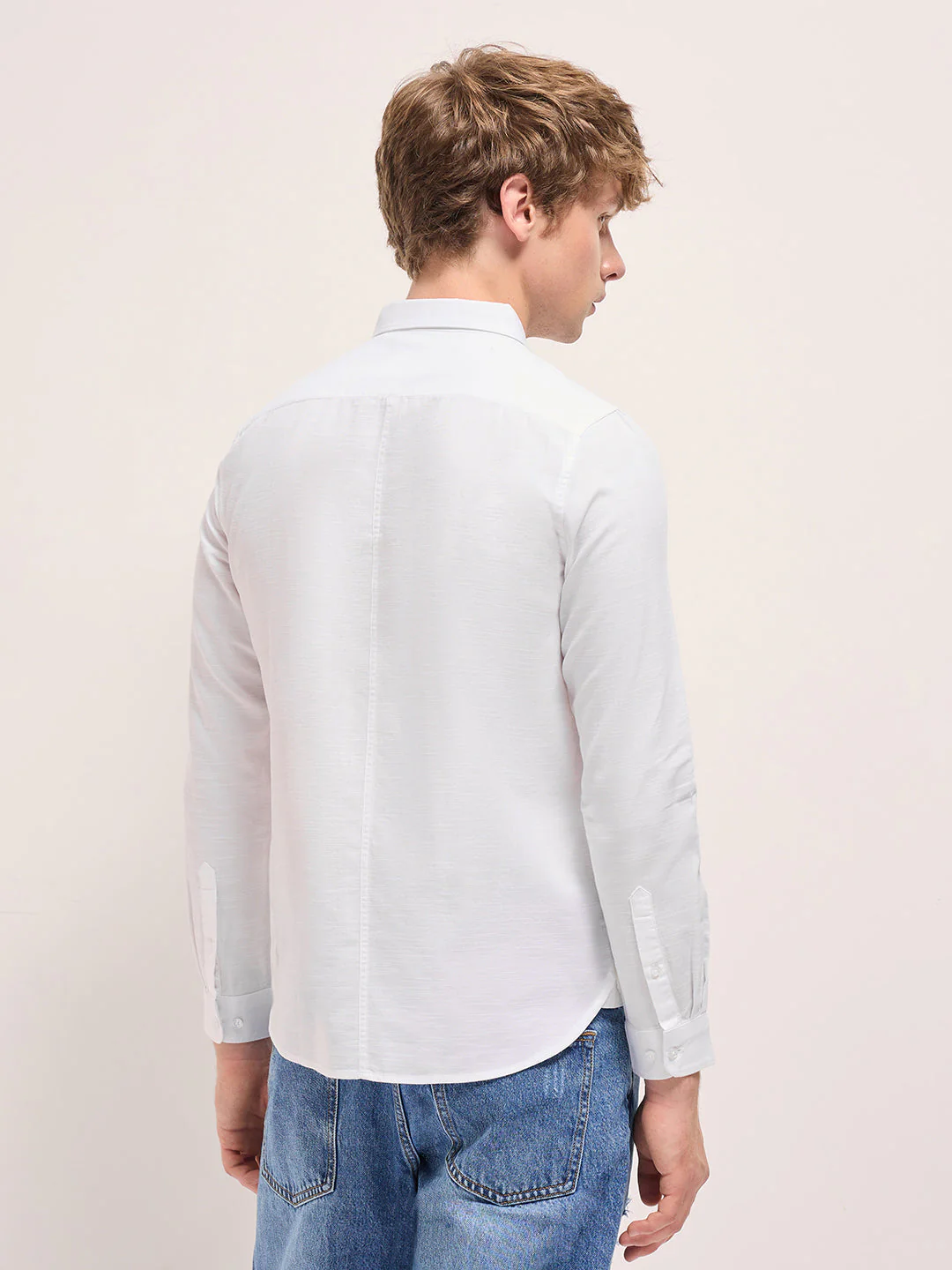 Men White Solid Slim Fit Casual Shirt - Image 2