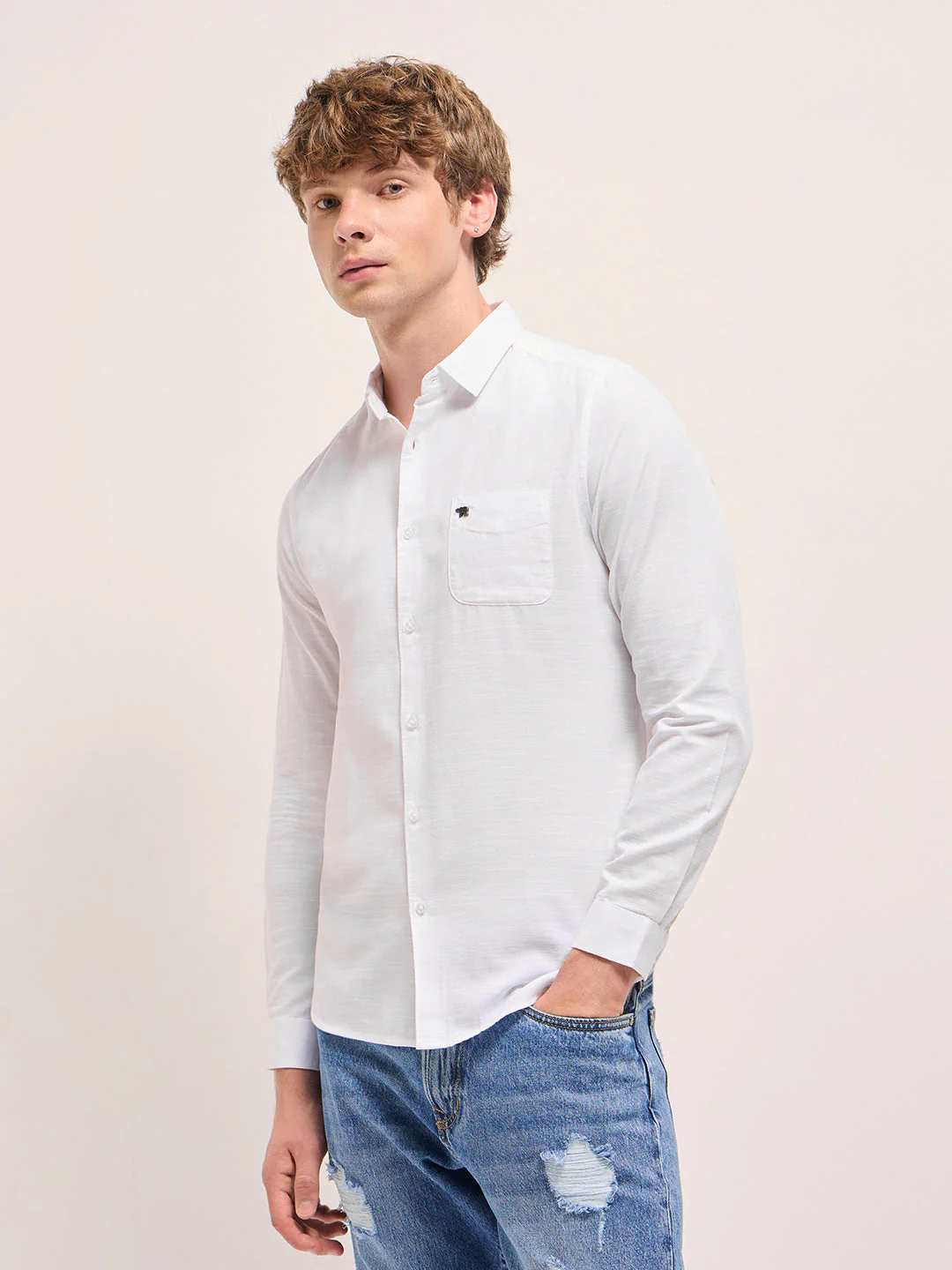 Men White Solid Slim Fit Casual Shirt - Image 3