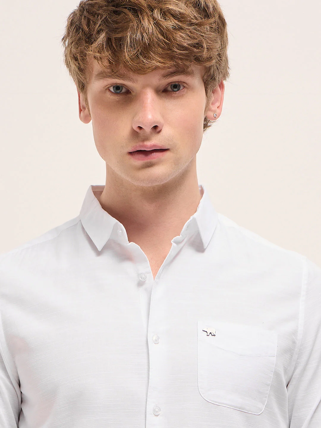 Men White Solid Slim Fit Casual Shirt - Image 5