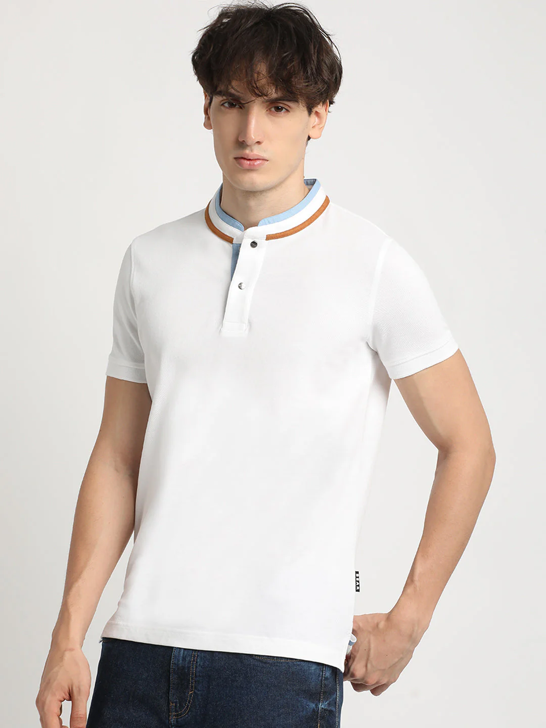 Men White Solid Slim Fit Mandarin Collar T-shirt - Image 3