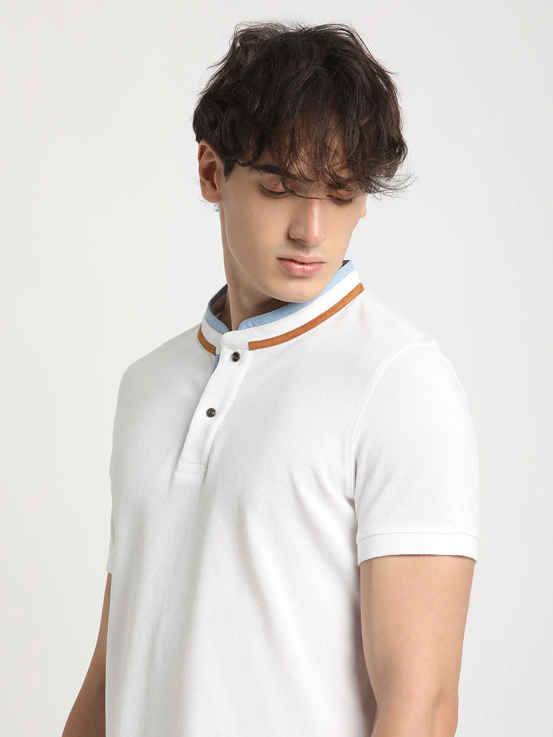 Men White Solid Slim Fit Mandarin Collar T-shirt - Image 6