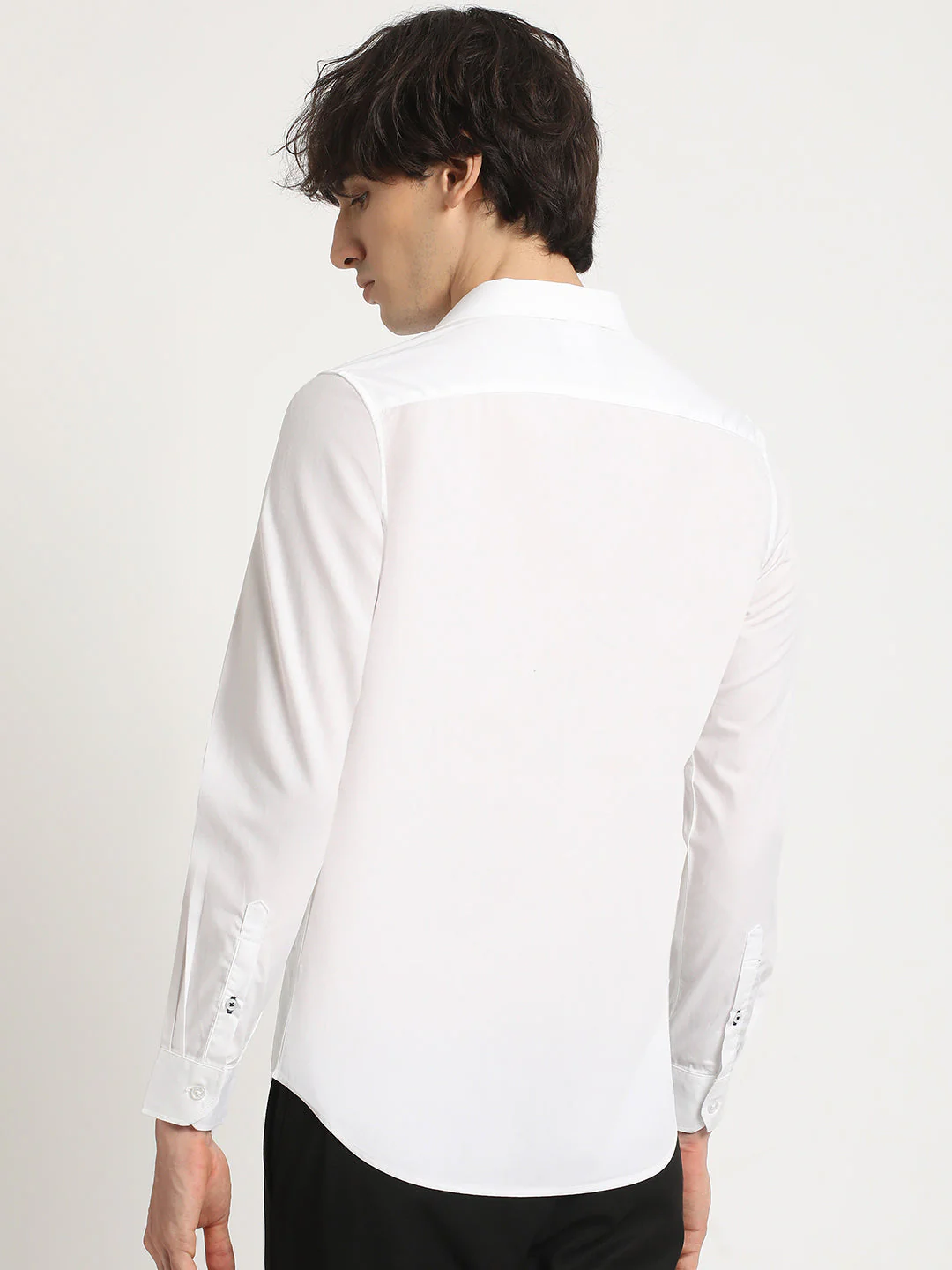 Men White Solid Tailored Fit Cotton formal Shirt - Image 4