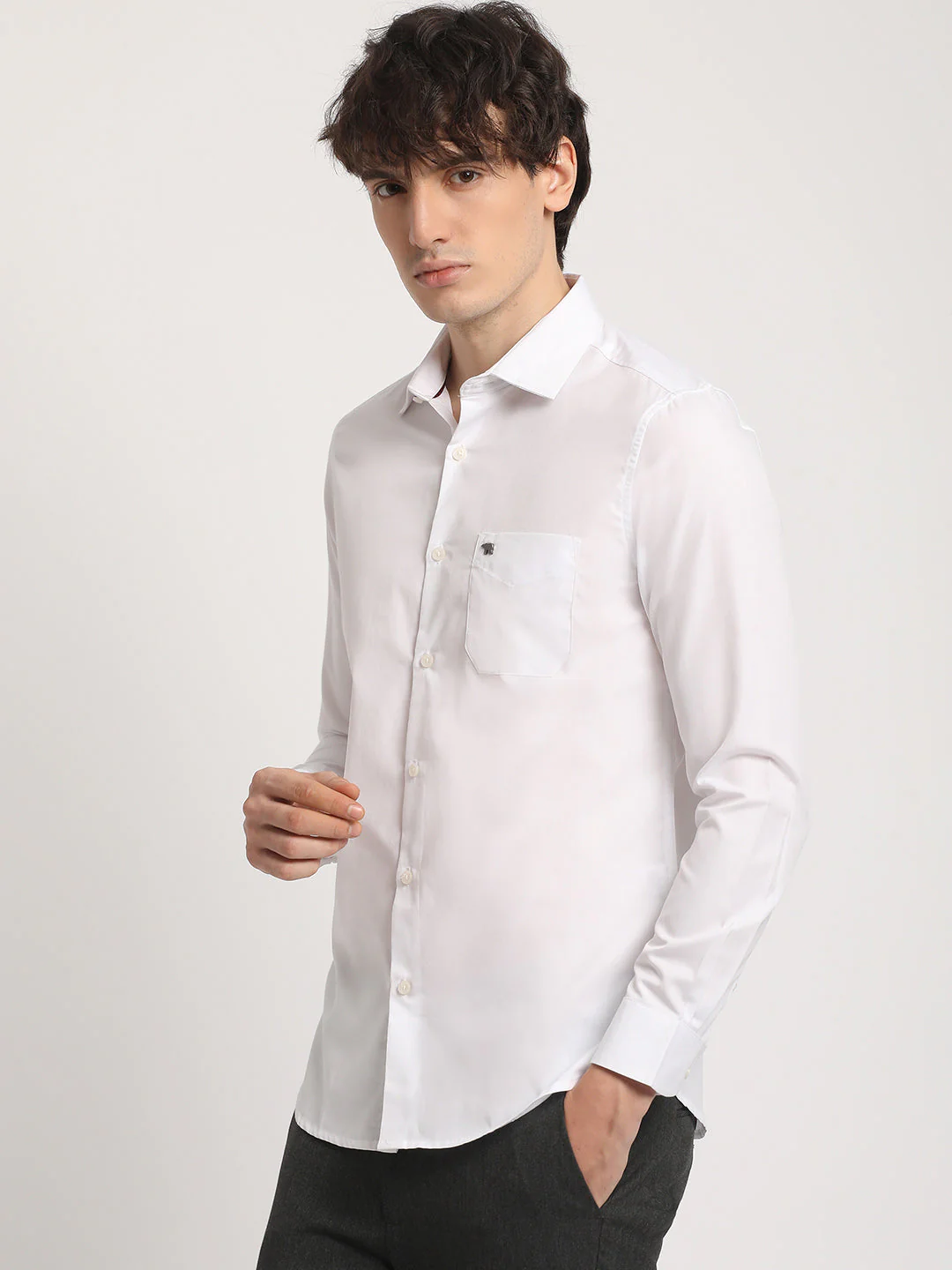 Men White Solid Tailored Fit Cotton formal Shirt - Image 3