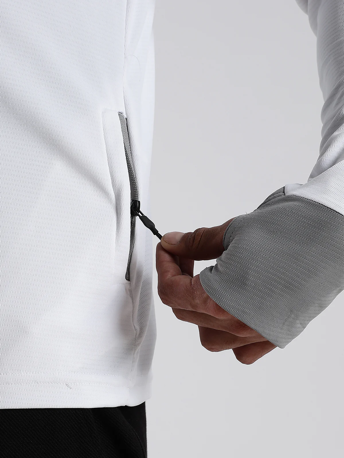 Men White Sunscreen Jacket With UV Protection And Zipper - Image 5