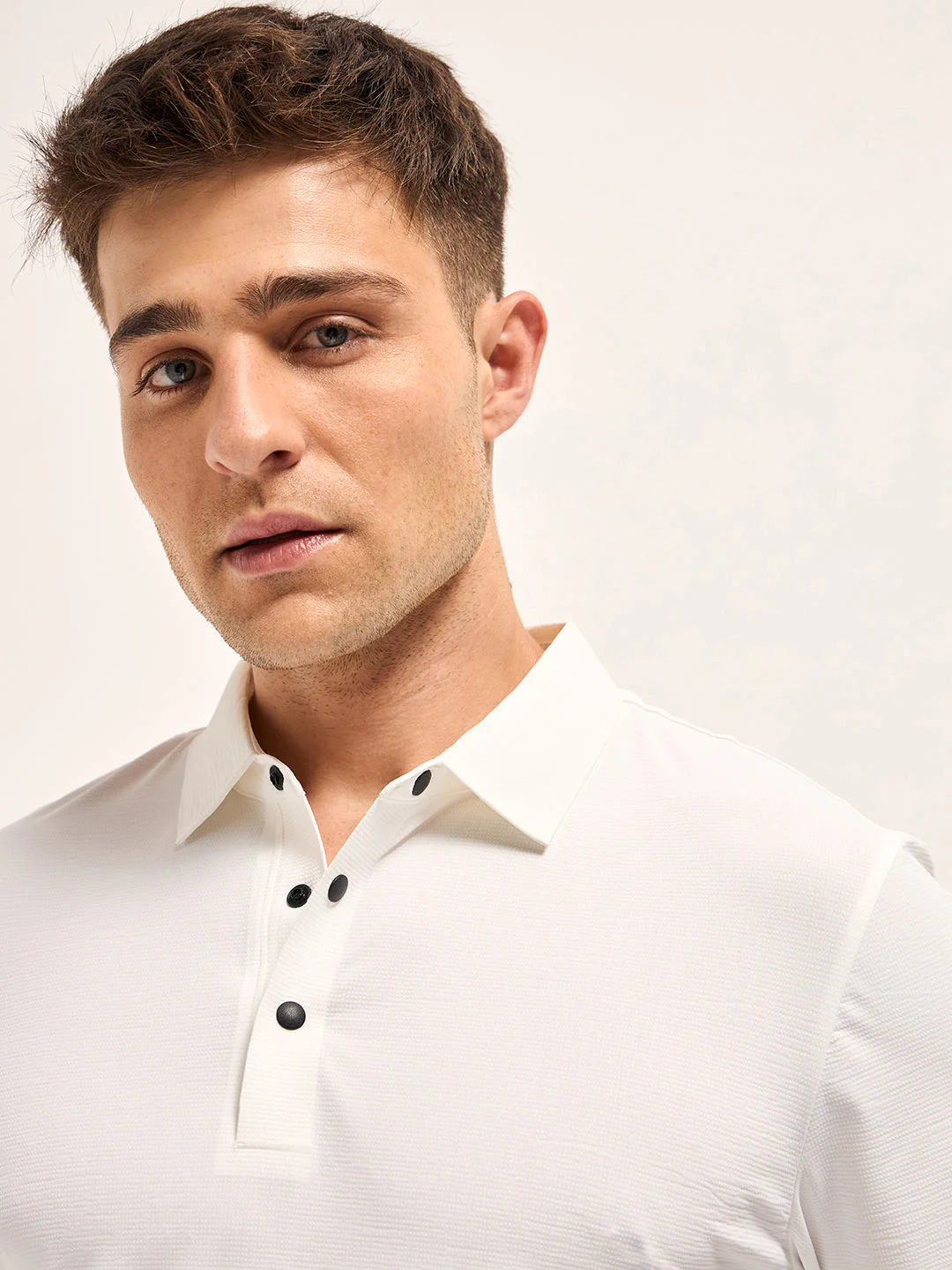 Men White Texture Slim Fit Polo T-shirt - Image 5