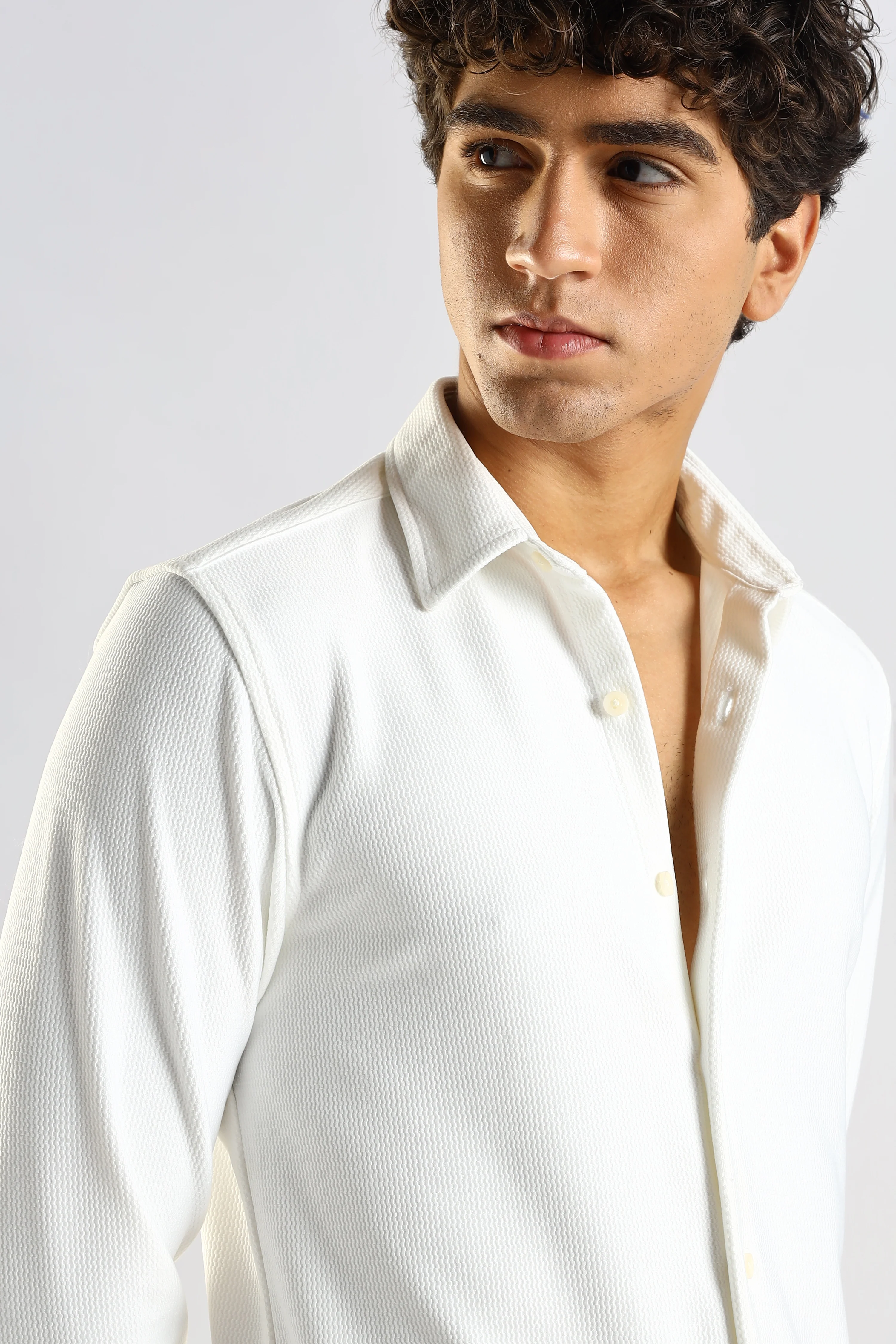 Men White Textured Spread Collar Shirt - Image 3