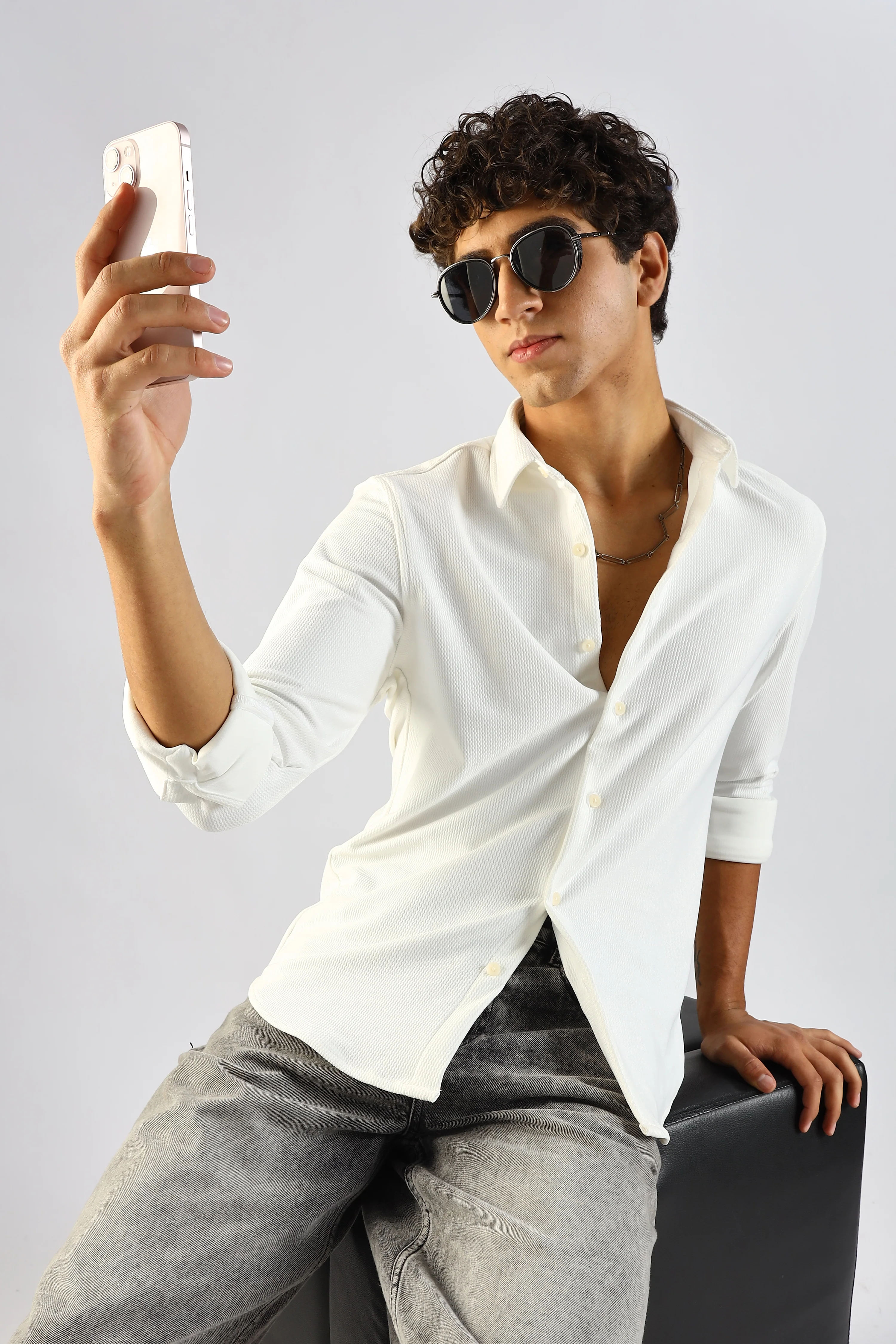 Men White Textured Spread Collar Shirt - Image 7