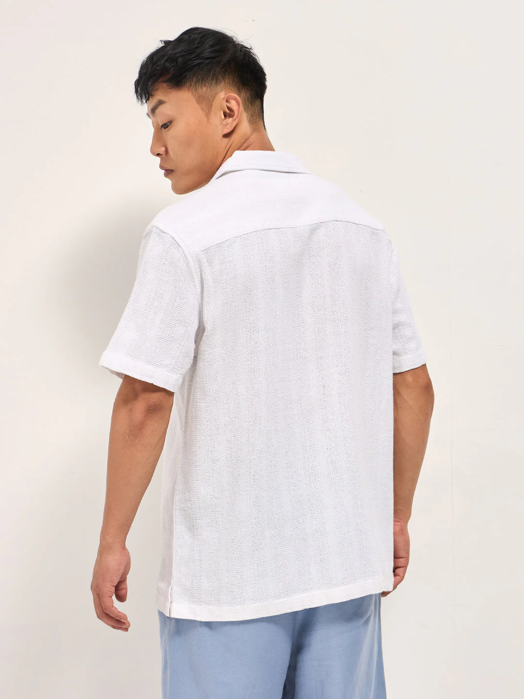 Men White Textured Striped Regular Fit Casual Shirt - Image 2