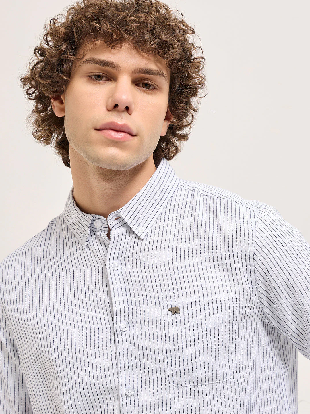 Men White Vertical Pin Stripes Slim Fit Casual Shirt - Image 5