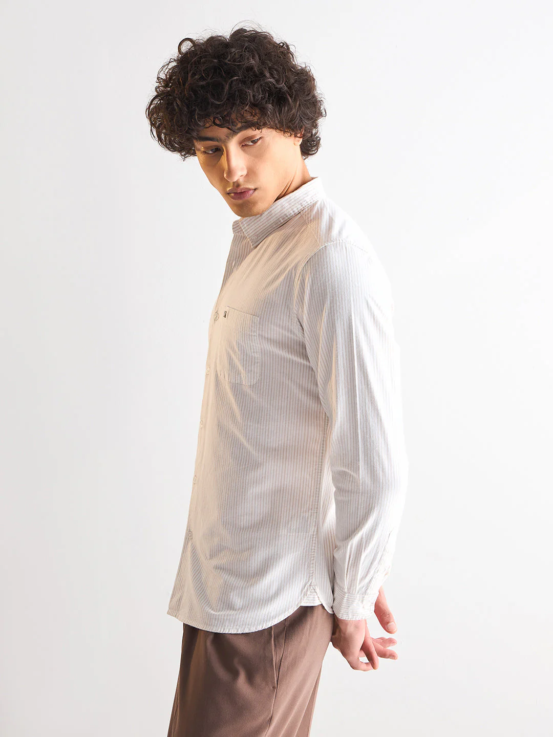 Men White Vertical Pin Stripes Slim Fit Casual Shirt - Image 3