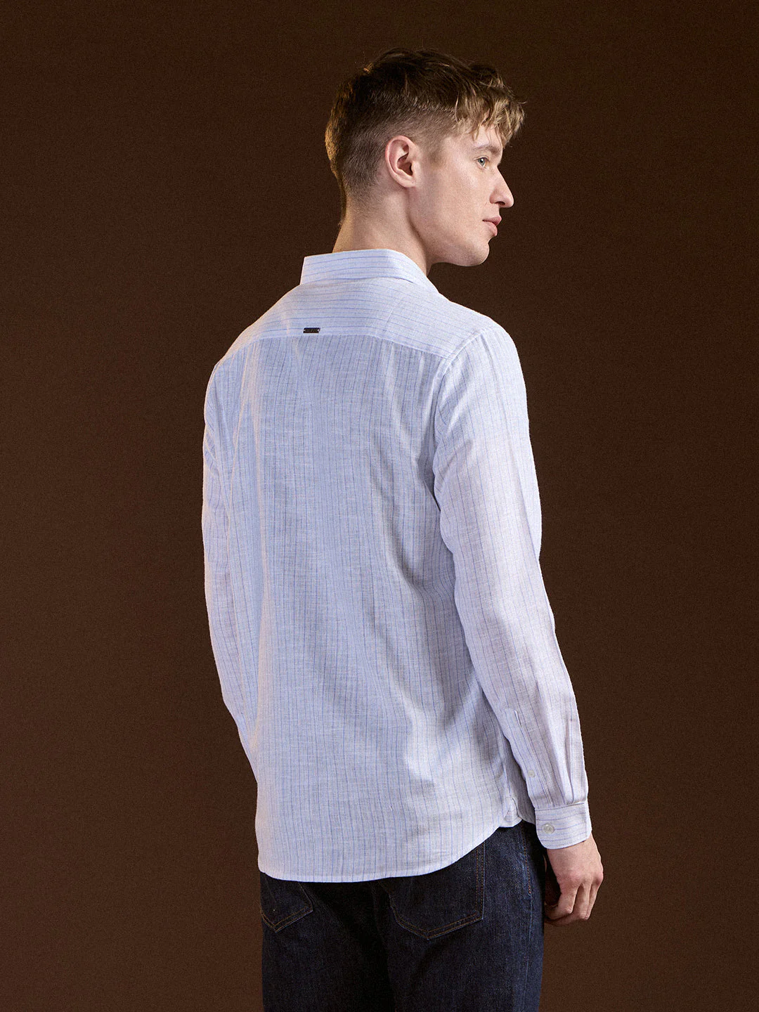 Men White Vertical Stripes Slim Fit Casual Shirt - Image 2