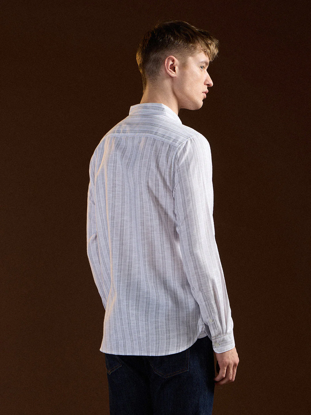 Men White Vertical Stripes Slim Fit Casual Shirt - Image 2