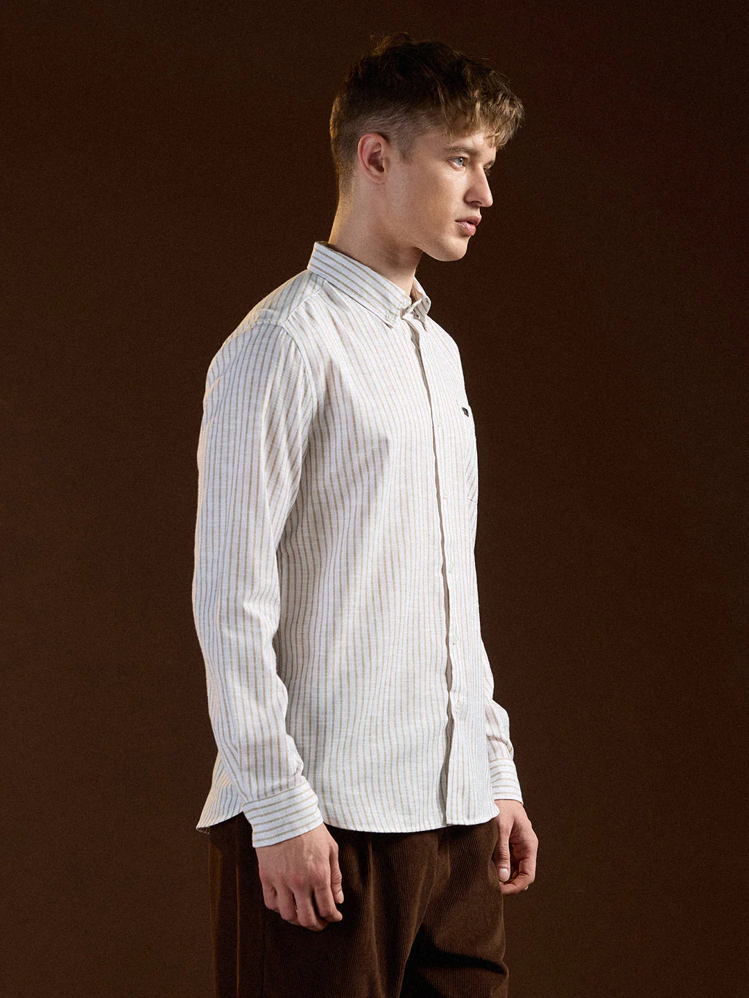 Men White Vertical Stripes Slim Fit Casual Shirt - Image 3