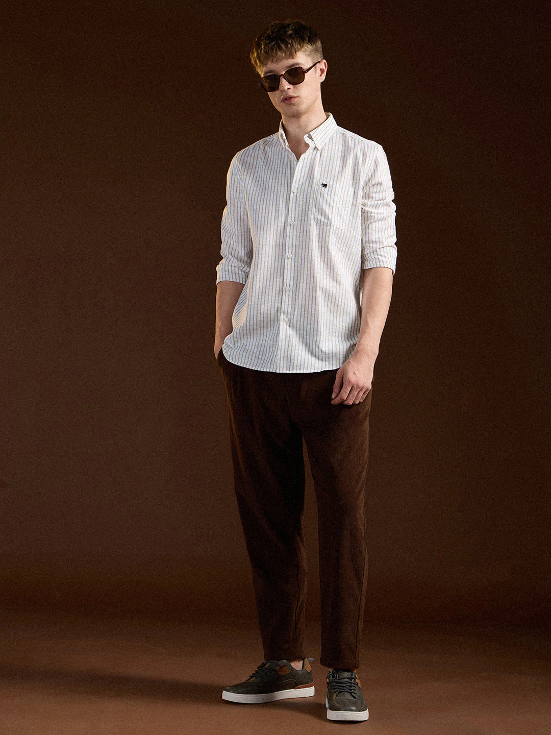 Men White Vertical Stripes Slim Fit Casual Shirt - Image 4
