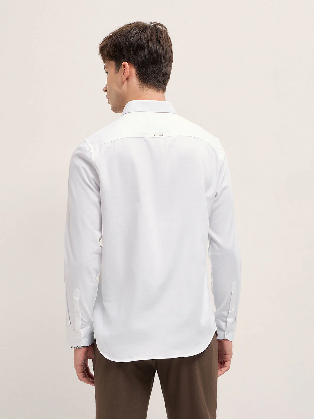 Men White Woven Design Polyester Blend Tailored Fit Formal Shirt - Image 2
