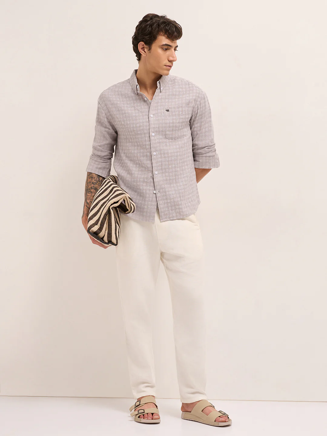 Men Woven Checked Casual Shirt - Image 4