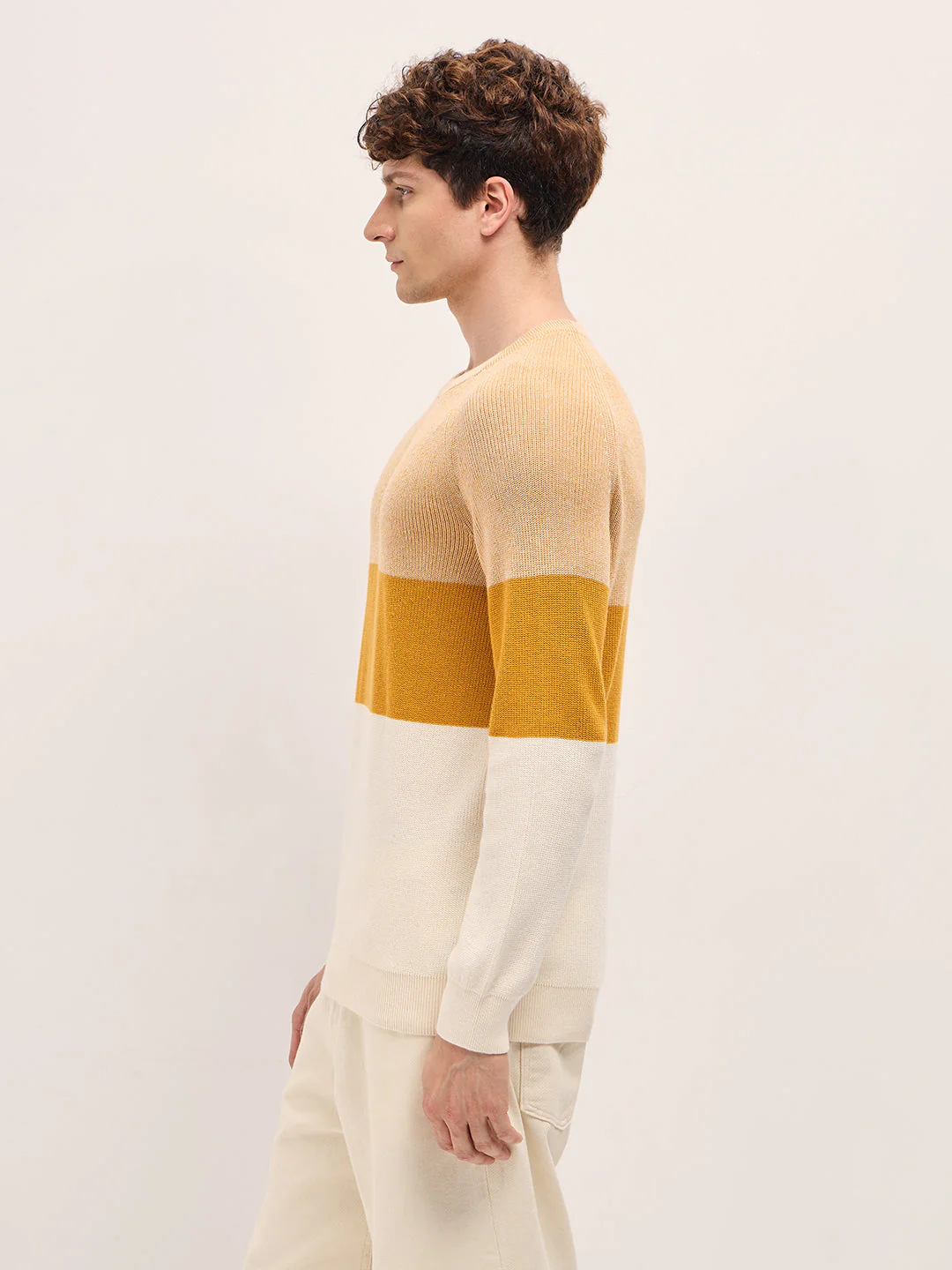 Men Yellow Color-Block Textured Knit Crew Neck T-Shirt - Image 3