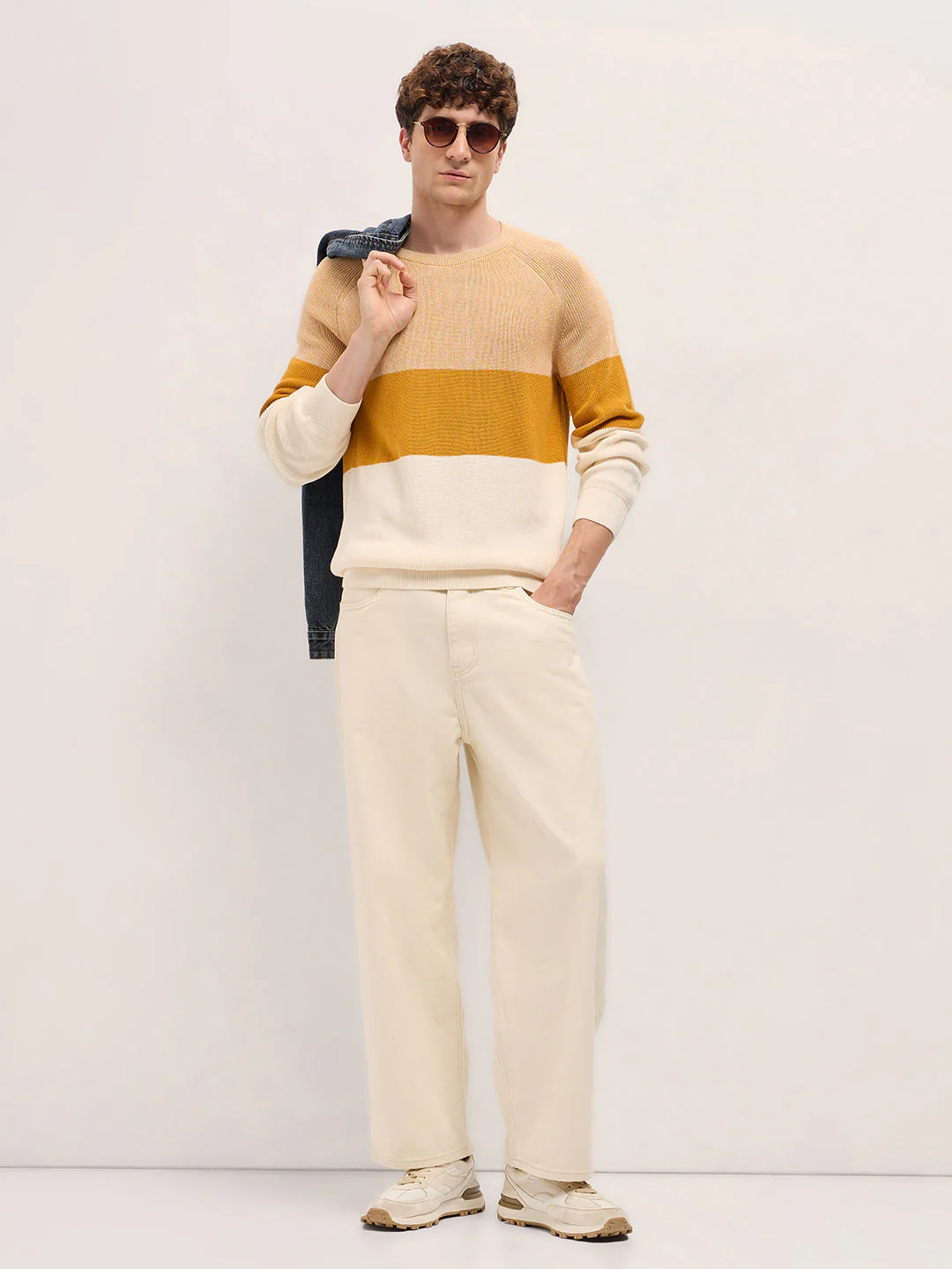 Men Yellow Color-Block Textured Knit Crew Neck T-Shirt - Image 4
