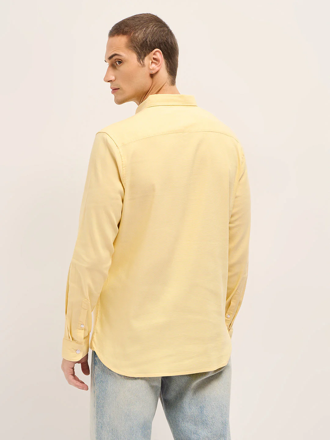 Men Yellow Solid Cotton Blend Slim Fit Casual Shirt - Image 2