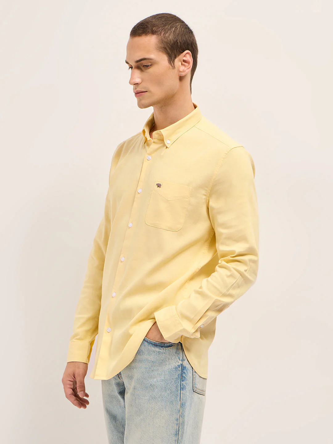 Men Yellow Solid Cotton Blend Slim Fit Casual Shirt - Image 3