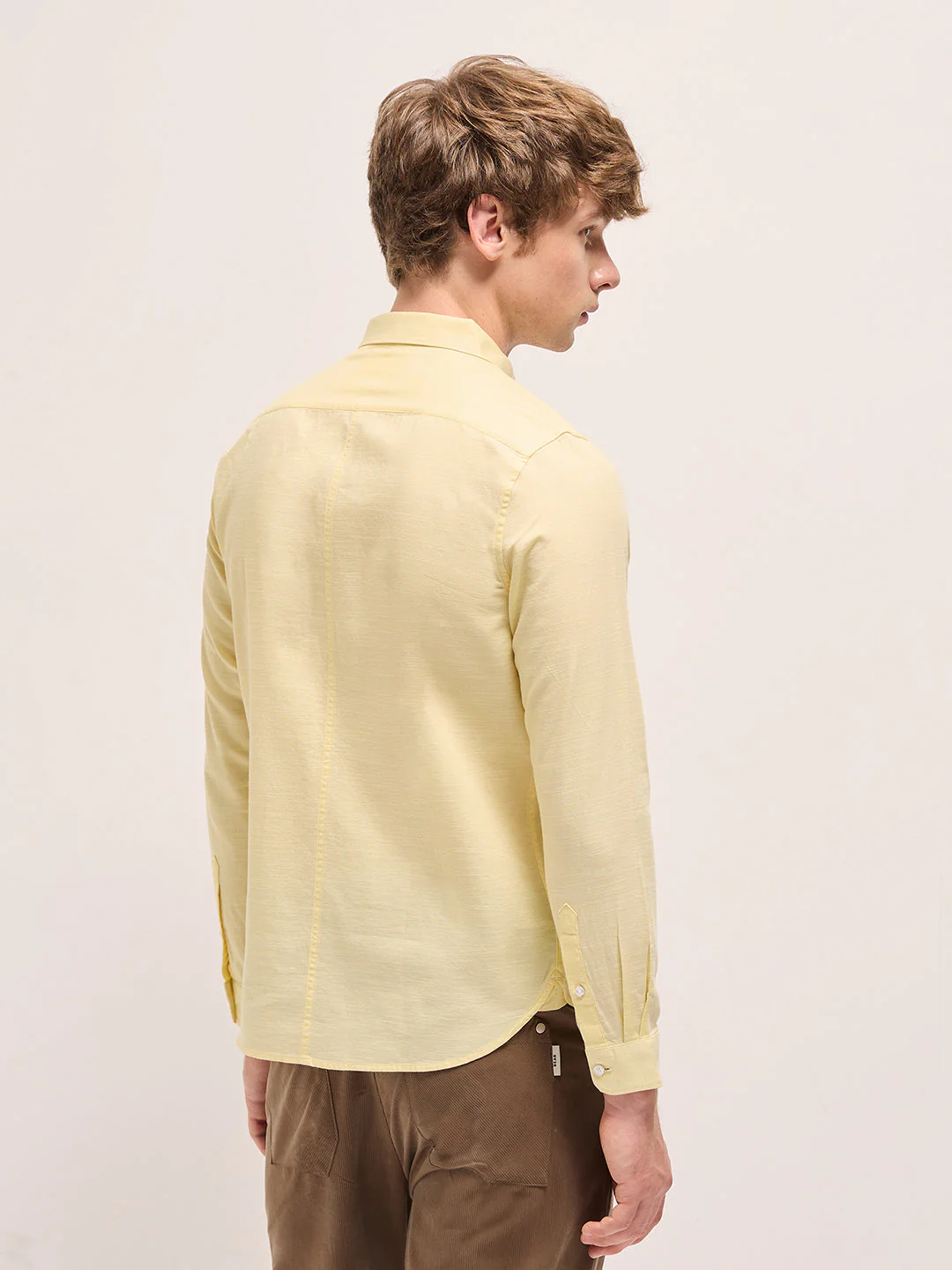 Men Yellow Solid Slim Fit Casual Shirt - Image 2